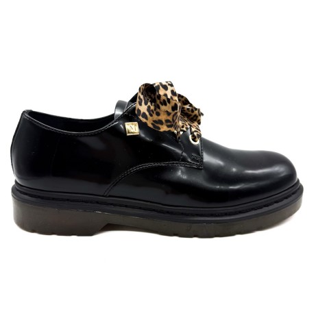 Scarpa allacciata nera donna Andrea Morelli