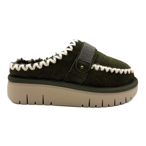 Ciabatta verde in camoscio con cuciture a contrasto donna Grunland